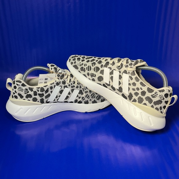 NEW Adidas Swift Run 22 Cheetah Multicolor Print Women’s Size 7 Fast Shipping - Picture 2 of 9